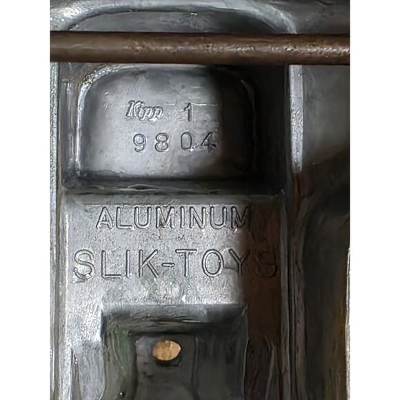 1950s Oliver Green Farm Tractor Vintage Die-Cast Lansing Iowa Slik-Toys - Picture 7 of 8